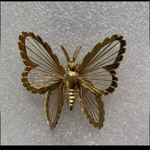 Vintage Monet Butterfly Pin Gold Tone Brooch 2"×1 3/4"